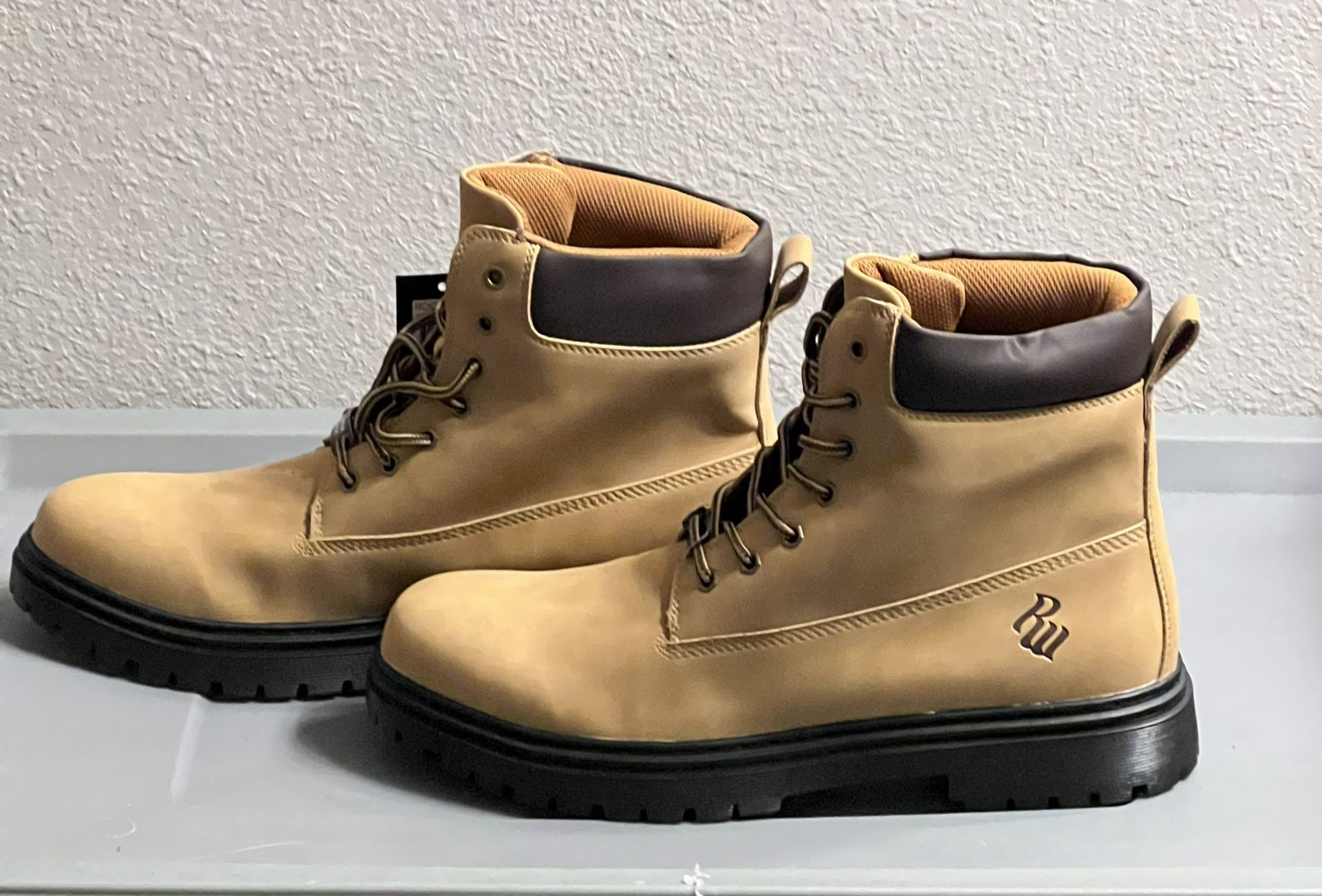 Size 13, Brand New Rocawear Men’s Boots  & Accessories