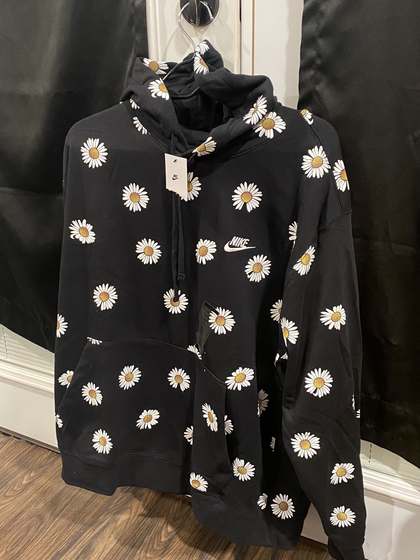 Men’s Nike Daisy Essentials Hoodie 