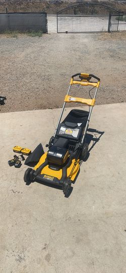 DEWALT 2x20V MAX 21 in. Cordless Battery Powered Self Propelled Lawn Mower Kit with (2) 10 Ah Batteries and Chargers