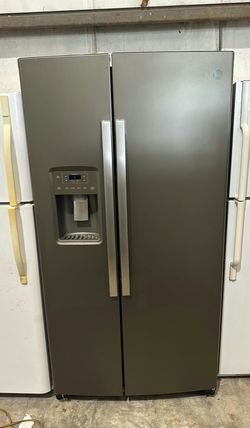 GE Side by Side Stainless Steel - Energy Star Adjustable Shelves