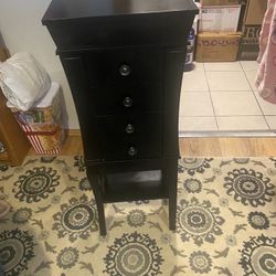 Stand Up Jewlery Box