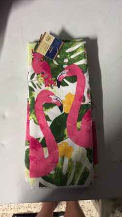 2 kitchen towels