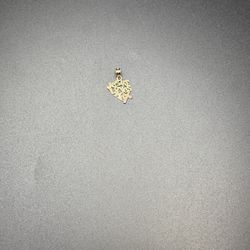 10k gold pendant
