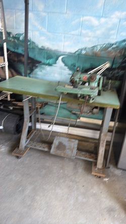 Vendo máquina de coser hacer bastilla