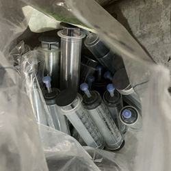 Big Plastic Syringes And Plastic Cylinder Measuring Tubes
