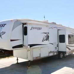 2008 Keystone Everest Trailer