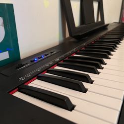 Full-Size Keyboard w/ accesories