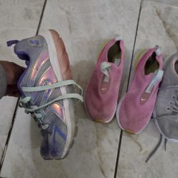 Tennis Shoes Size 5/5.5/6 Each $3 Cada Par $3 