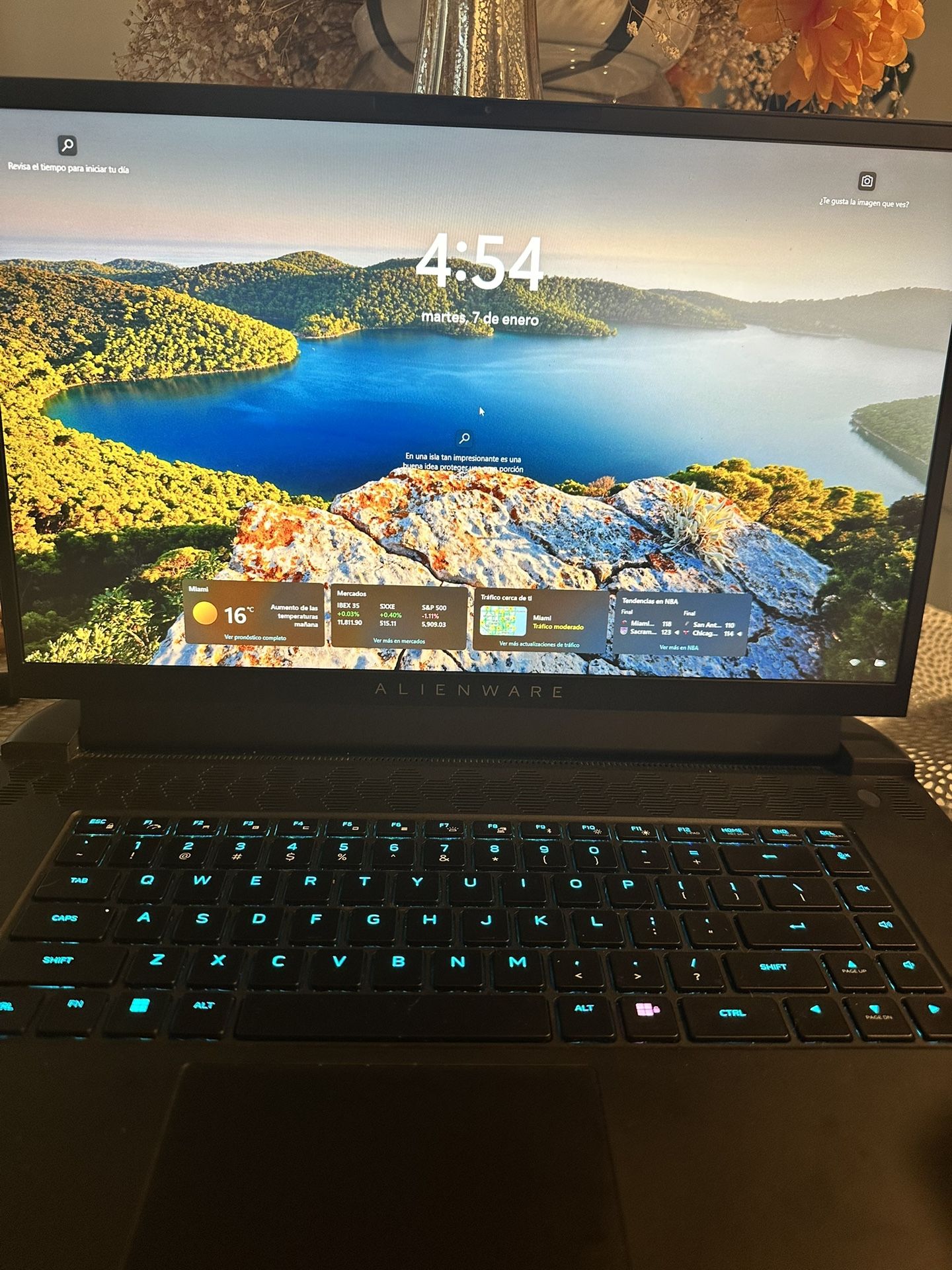 Alienware M17 R5 AMD Gaming Laptop