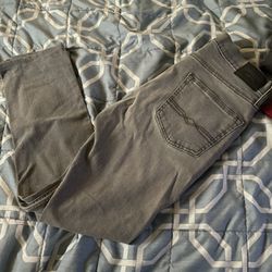 Grey Levi’s Slim Fit