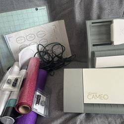 Silhouette Cameo And Good Condition It Comes With Everything 