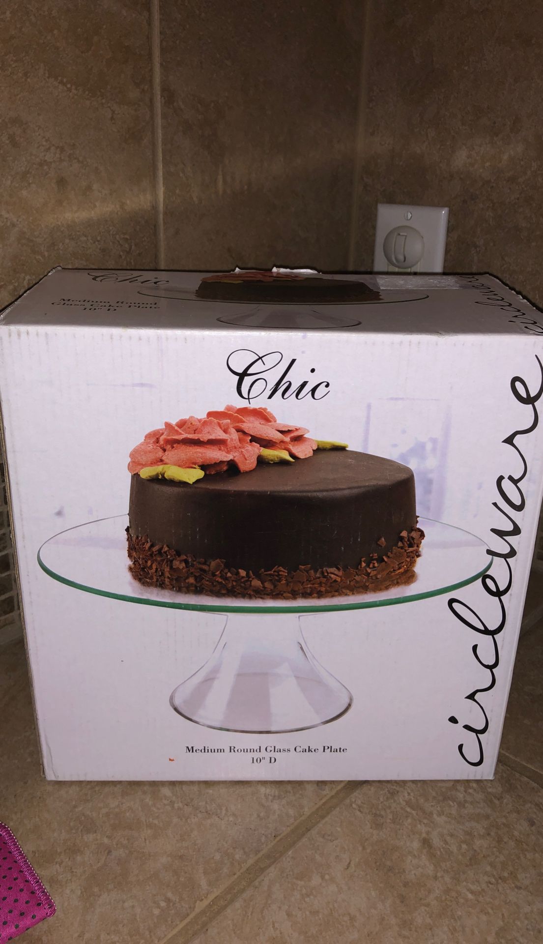 Glass cake stand