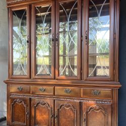 China Cabinet Hutch