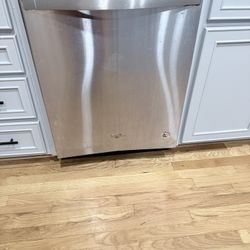 Dishwasher (24in)