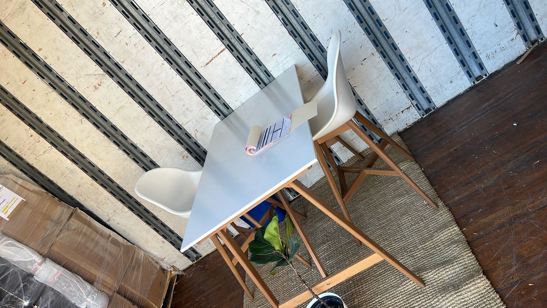 Table & Chairs