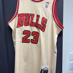 Michael Jordan Mitchell & Ness 95 96 Gold Bulls Jersey