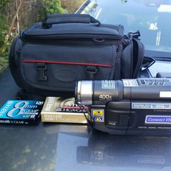 JVC 400x Digital Video Camera w/ carrying case