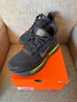 Nike Vomero Premium Black Volt size 10.5 $325
