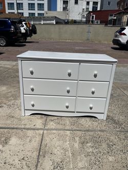 White dresser 6 drawer