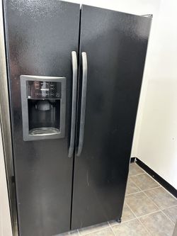 GE Black Side By Side Refrigerator 