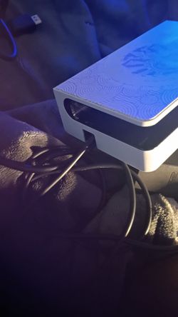 Nintendo Switch (no controller) first 40$