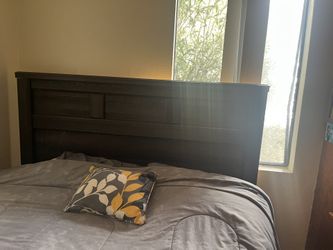 Queen Bedroom Set