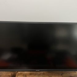 Samsung UJ59 4K Monitor with AmazonBasics Monitor Arm