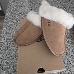 Ugg W Size 7 Scuffette II
