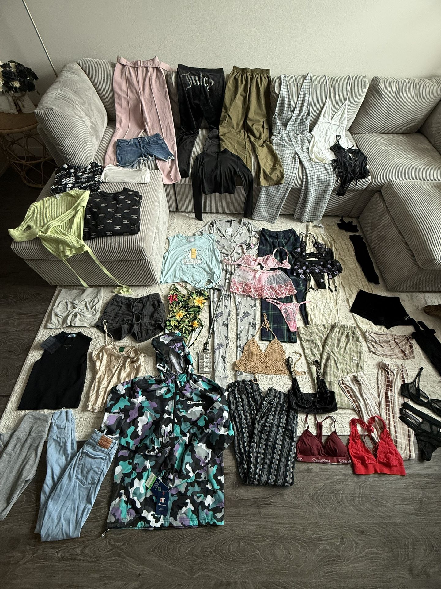 Bag of Women’s Clothing (SIZE XS/S)