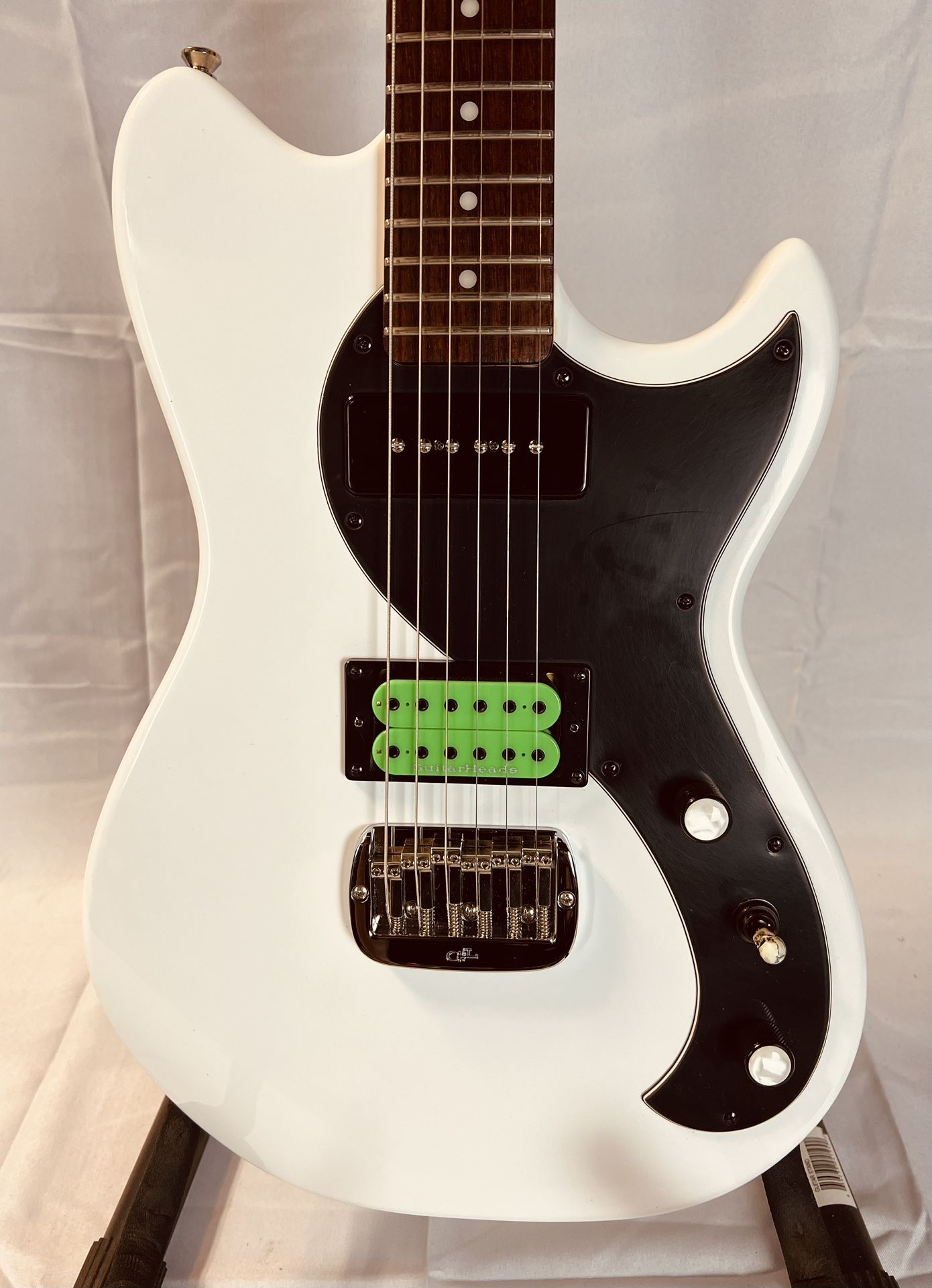 G&L Tribute Fallout Electric Guitar - Alpine White