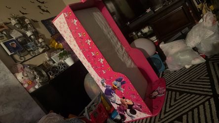 Minnie Mouse Bed!!!!