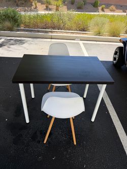 Table W/2 Chair