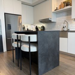 Modern Kitchen Island And Bar Stools
