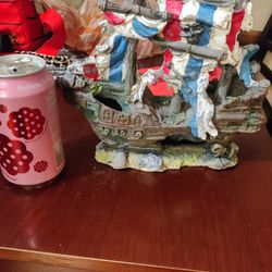Aquarium Pirate Ship 