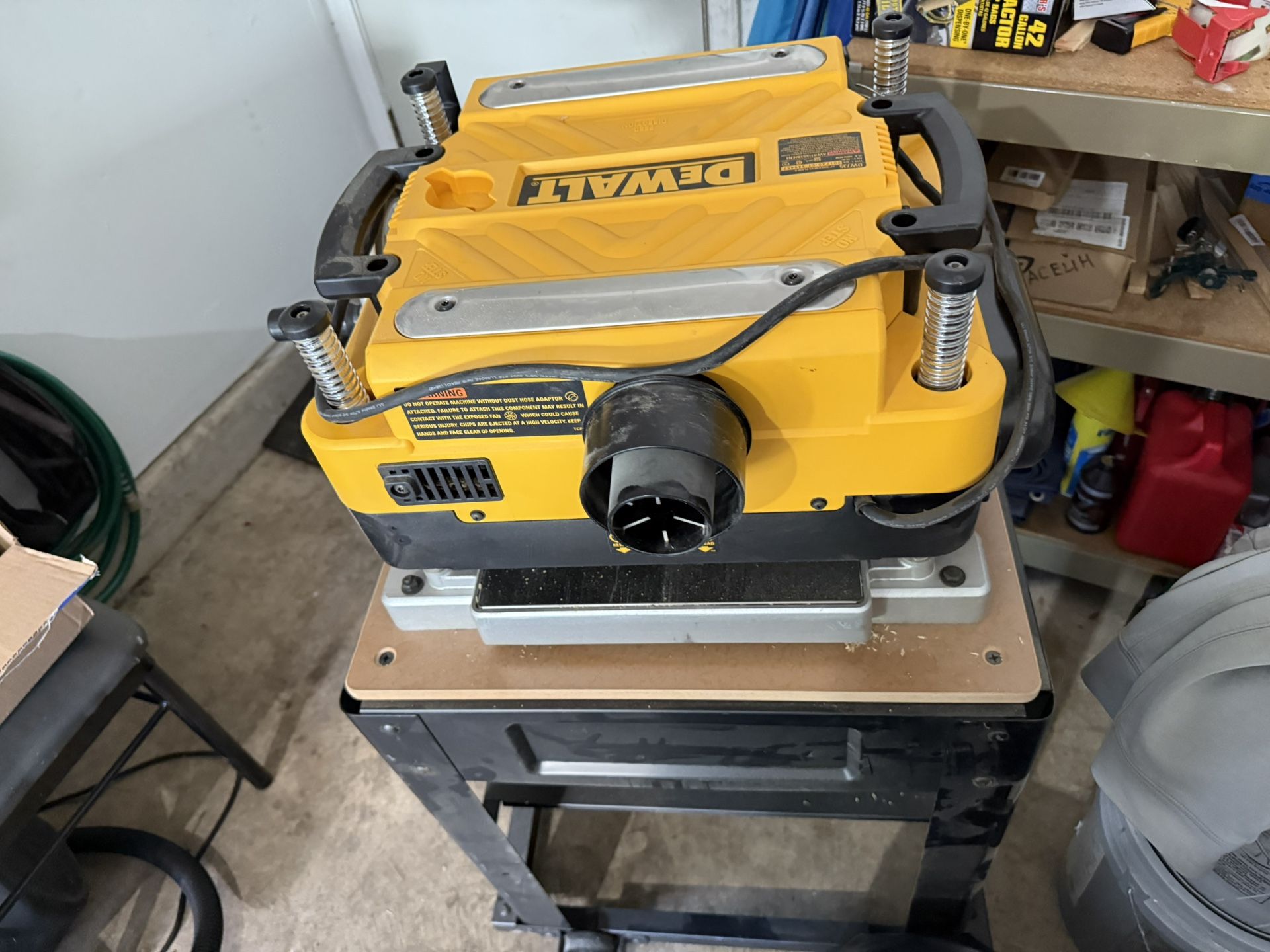 DEWALT Planer, Thickness Planer, 13-Inch, Two Speed 20,000 RPM Motor, Corded (DW735)