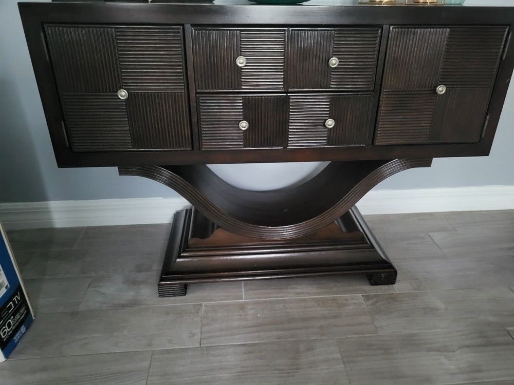 Console Table And Accent Mirror