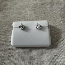 925 Sterling Silver Moissanite Studded Earrings 