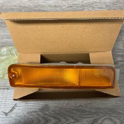 96-99 Nissan Pathfinder New Left Driver side Turn Signal/ Parking Light DEPO