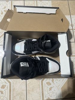 Jordan 1 Mid Diamond