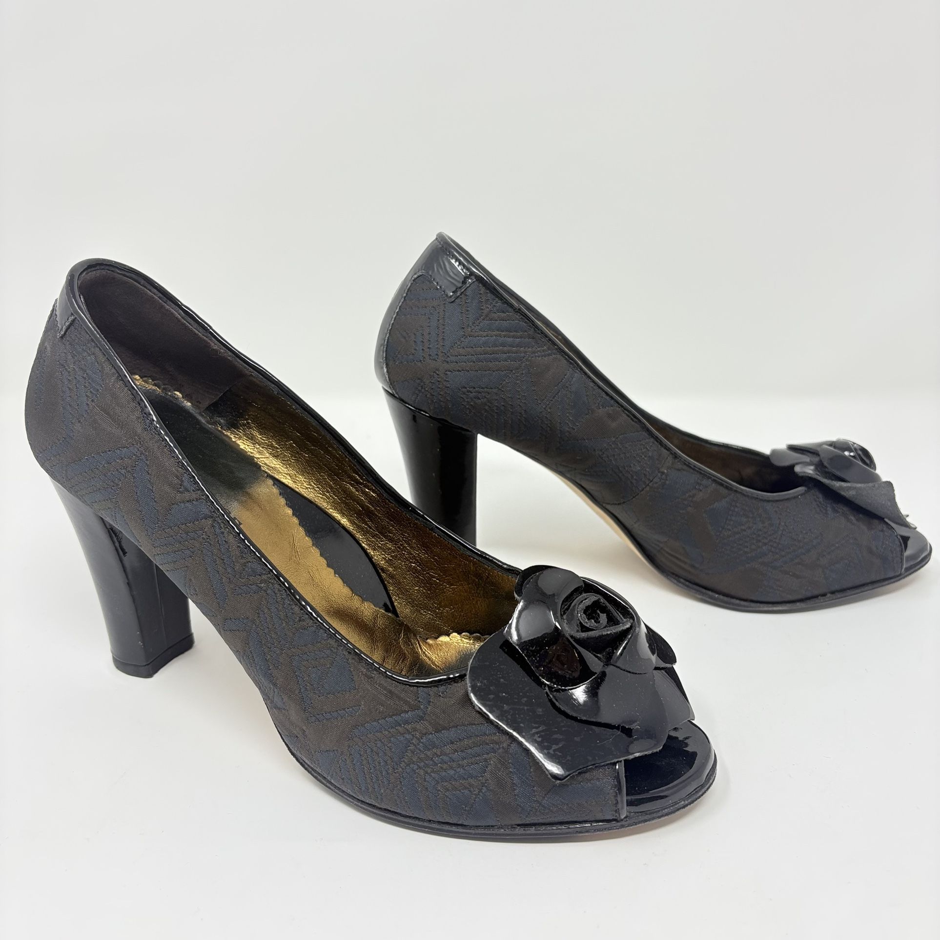 Taryn Rose Black Patent Leather Peep Toe Block Heels Italy Womens Sz 37.5 US 7.5