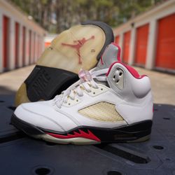 Jordan Fire Red 5’s 2020 ( Men’s Size 9 ) 
