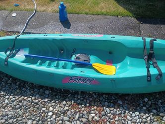 9 ft kayak / canoe plastic