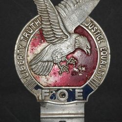 Vintage FOE (Fraternal Order of Eagles) Plate Topper