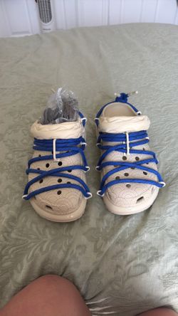 Newwww! Rauw Alejandro crocs
