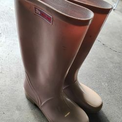 Women Rain Boots.   (NEW)  6.5