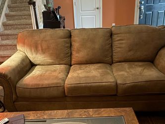 Lovely sofa and loveseat for sale
