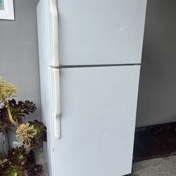 Whirlpool Refrigerator 