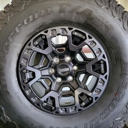 New 17" Oem 2026 Ford Raptor R Rims With 37" Tires 37X12.50R17LT