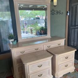 Gorgeous Solid Wood Dresser Set Including Long Tall Dresser Whit 7 Drawers Mirro And Two Nigth Stands