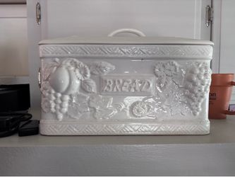 Ceramic bread box